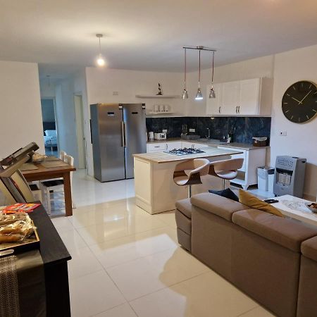 Town Pent House Διαμέρισμα Luqa Εξωτερικό φωτογραφία