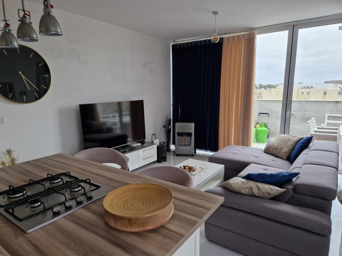 Town Pent House Διαμέρισμα Luqa Εξωτερικό φωτογραφία