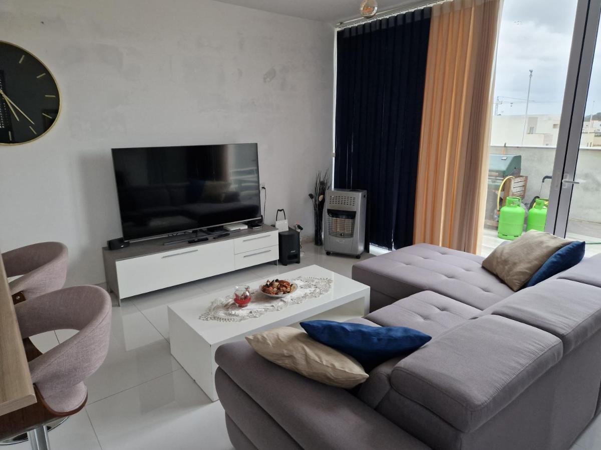Town Pent House Διαμέρισμα Luqa Εξωτερικό φωτογραφία