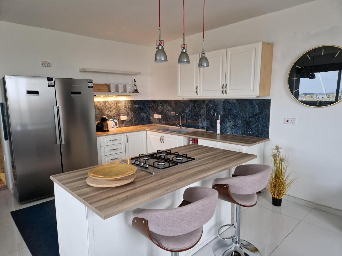 Town Pent House Διαμέρισμα Luqa Εξωτερικό φωτογραφία
