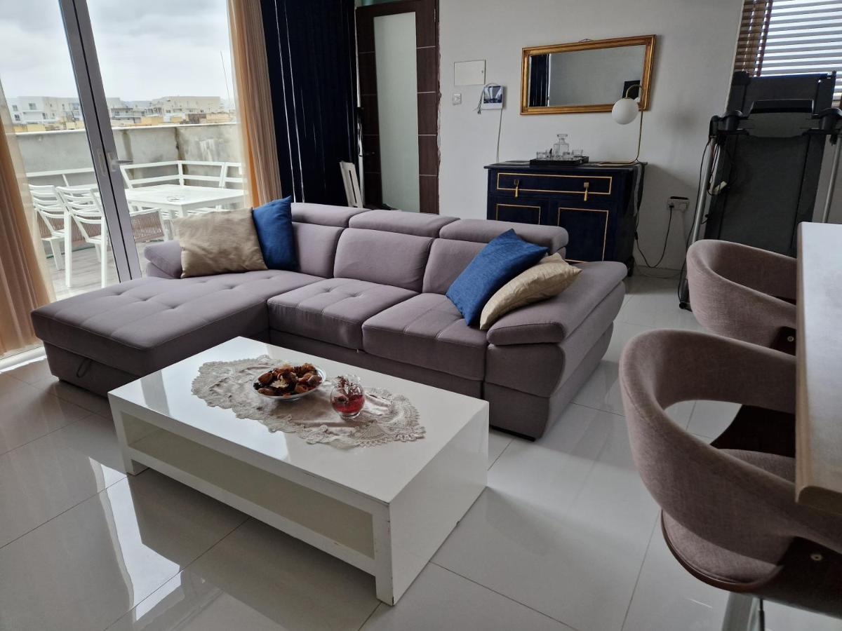 Town Pent House Διαμέρισμα Luqa Εξωτερικό φωτογραφία