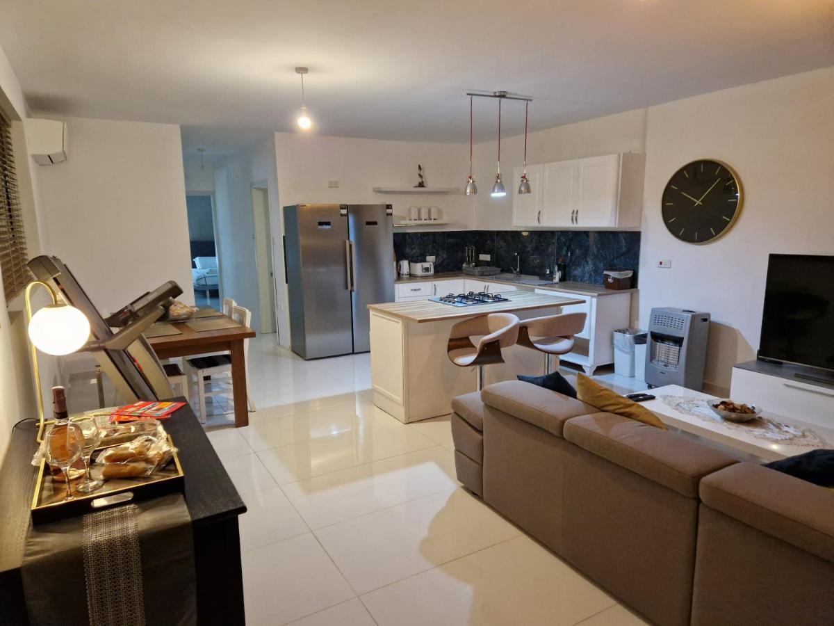 Town Pent House Διαμέρισμα Luqa Εξωτερικό φωτογραφία