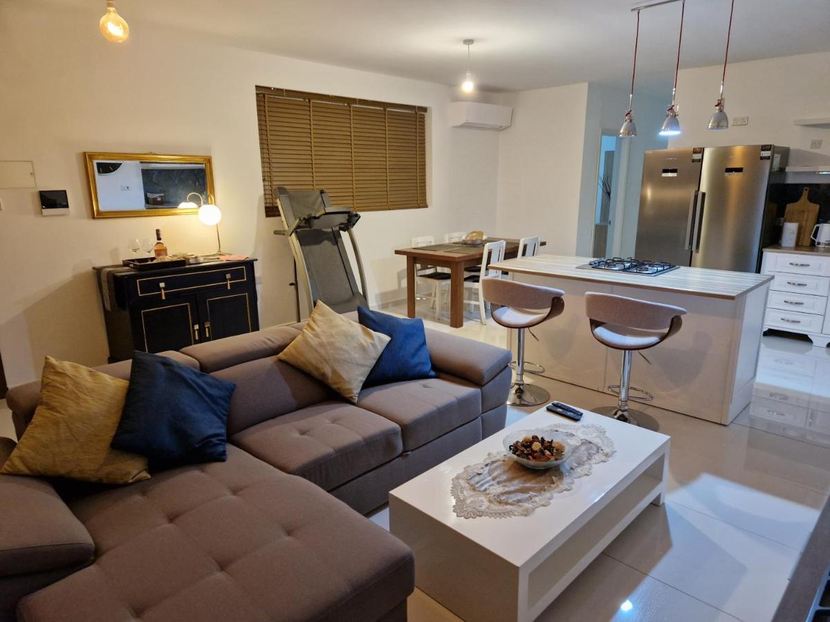 Town Pent House Διαμέρισμα Luqa Εξωτερικό φωτογραφία