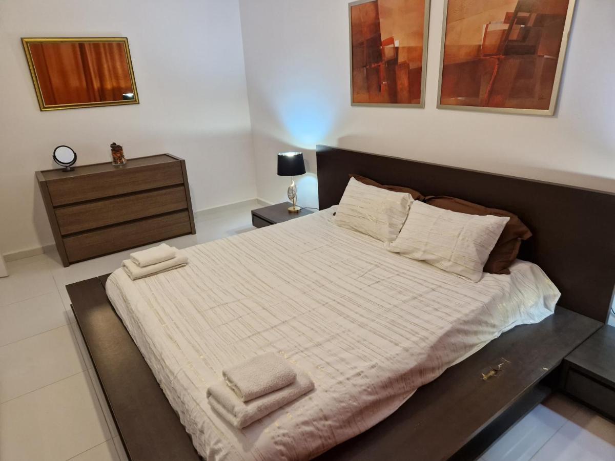 Town Pent House Διαμέρισμα Luqa Εξωτερικό φωτογραφία