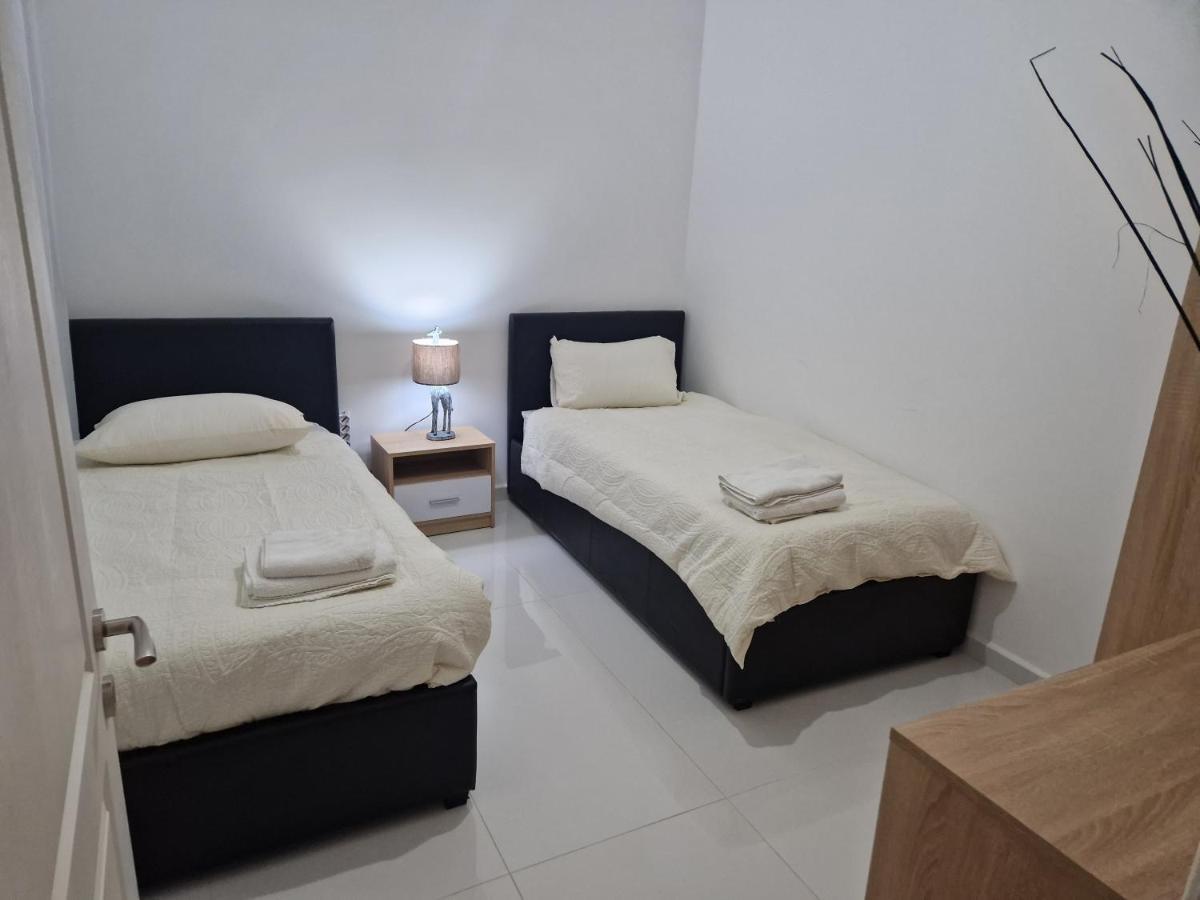Town Pent House Διαμέρισμα Luqa Εξωτερικό φωτογραφία
